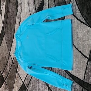 NIKE THERMA-FIT EMBROIDERED SWOOSH THUMB-HOLE SWEATSHIRT